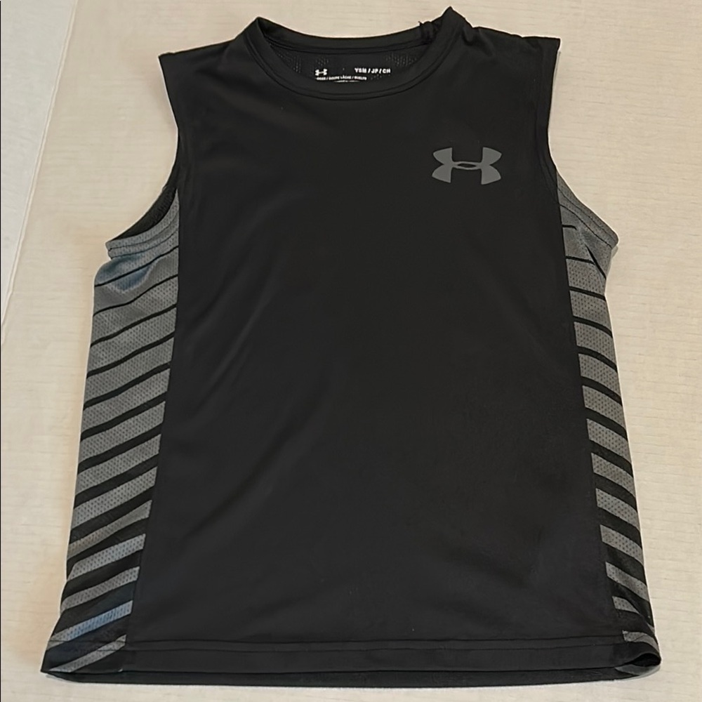Under Armour Size YSM Black and Gray Athletic Tank, Heat gear, loose fit
